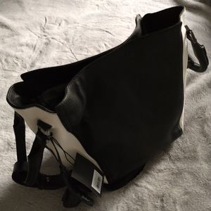 Heather Dubrow Kat bucket bag